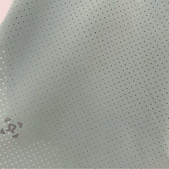 lululemon Fast and Free 3” short sea water size Small - Picture 4 of 6